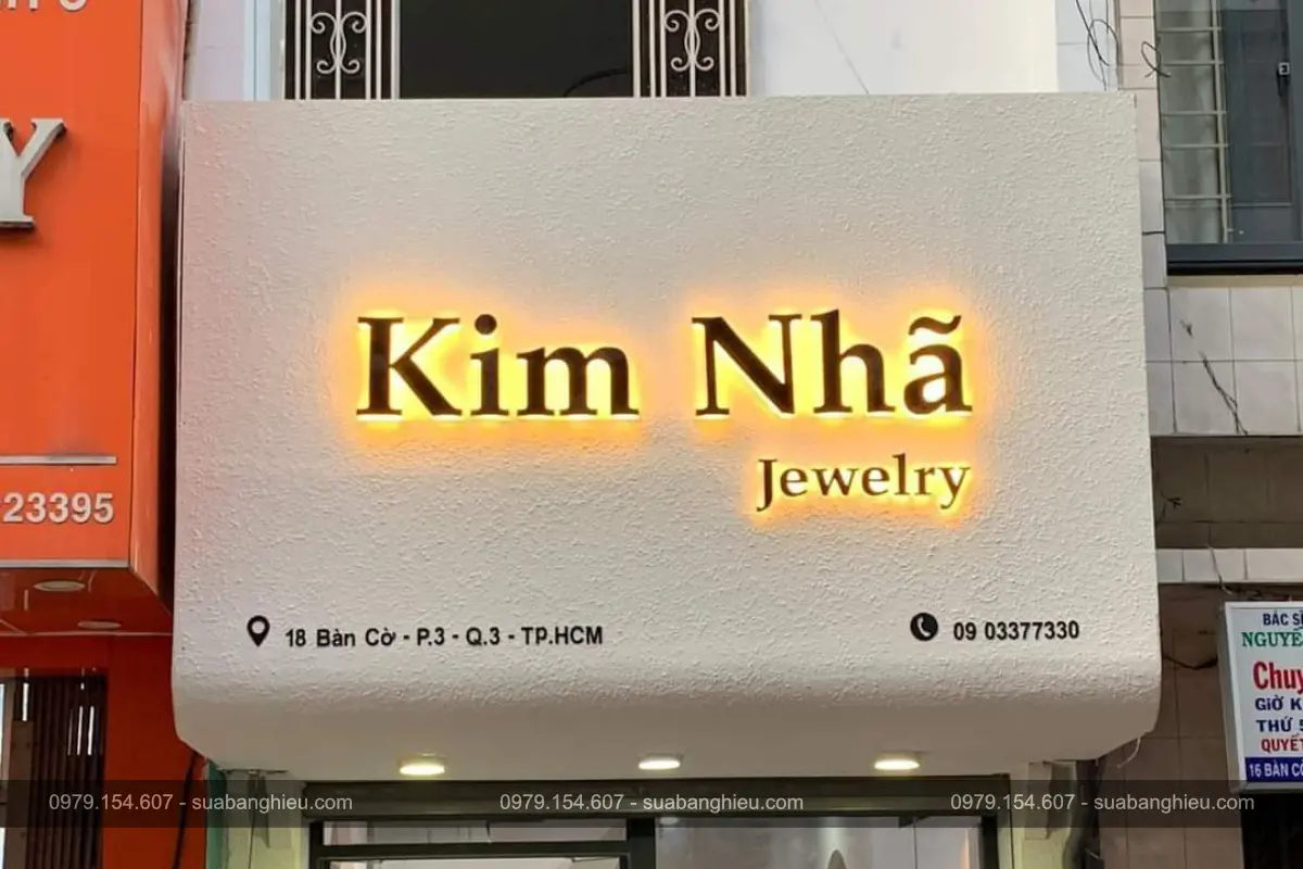 Bảng Hiệu Chữ Nổi Nhôm Viền LED Bo Góc Kim Nhã Jewelry