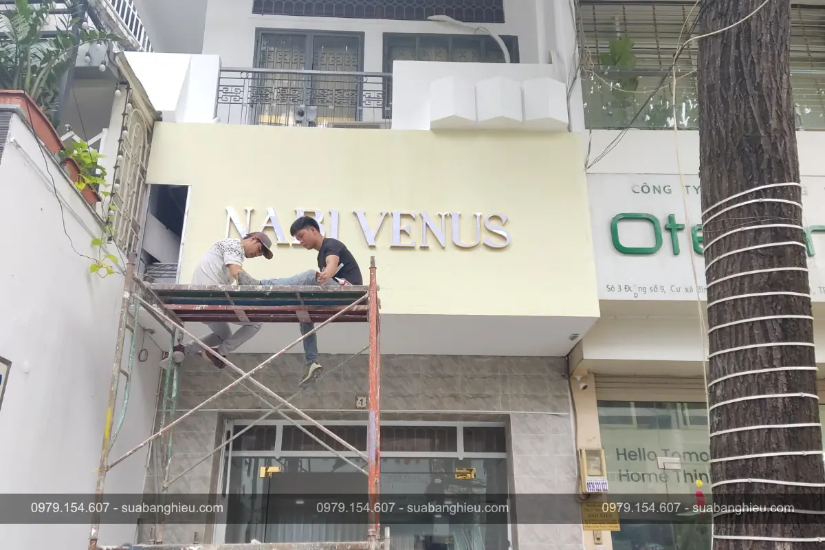 Bảng Hiệu Alu Gương Chữ Nổi Nabi Venus Spa