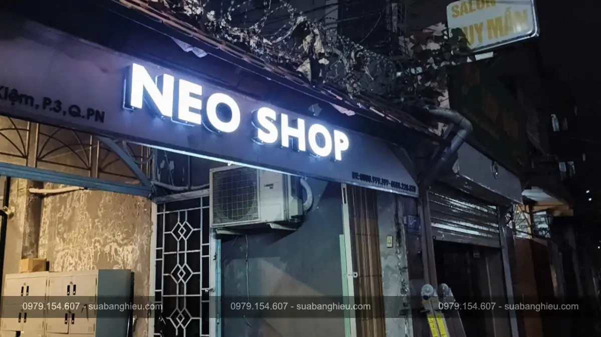 Bảng Hiệu Alu Chữ Nổi Cửa Hàng Thời Trang Neo Shop