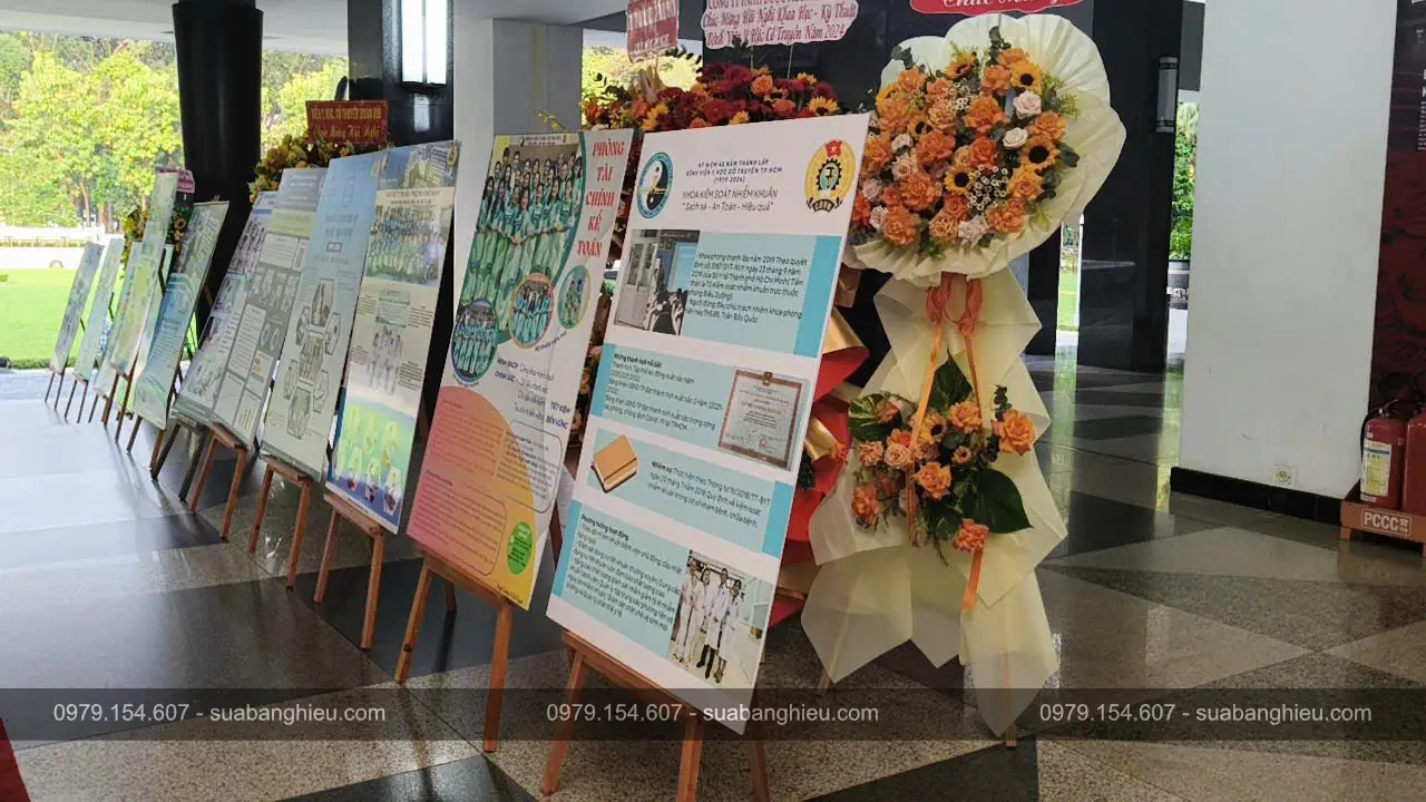 Standee Trang Trí Sự Kiện