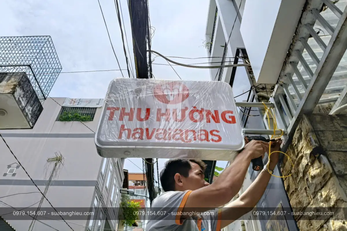 Hộp Đèn Chữ Nhật Thu Hường Havaianas
