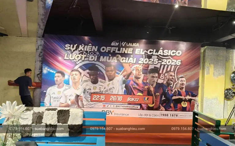 Backdrop Sân Khấu Sự Kiện Offline EL Clásico Mùa Giải 2025 - 2026 Kèm Bục Trải Thảm