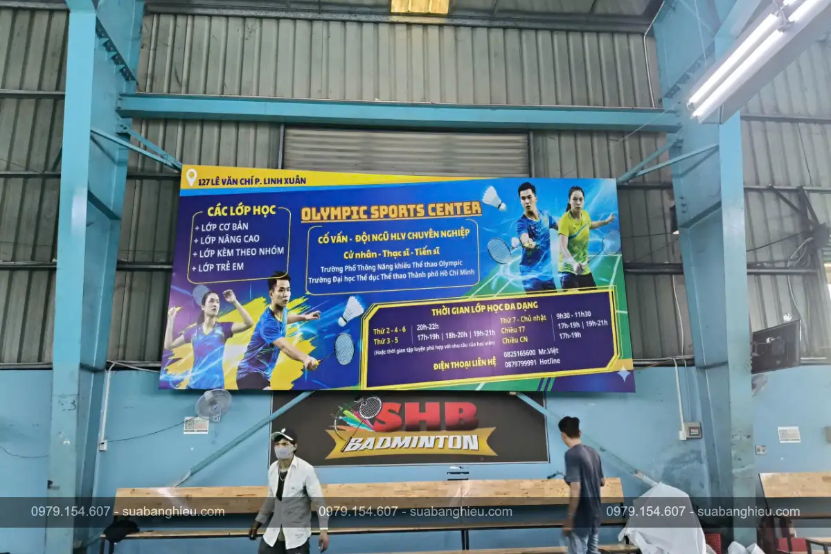 Backdrop Bạt Hiflex Quảng Cáo Lớp Học Cầu Lông Tại Olympic Sports Center
