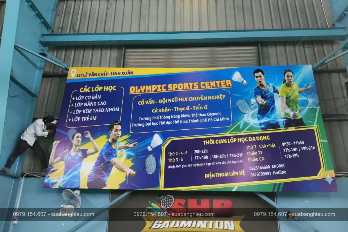 Backdrop Bạt Hiflex Quảng Cáo Lớp Học Cầu Lông Tại Olympic Sports Center
