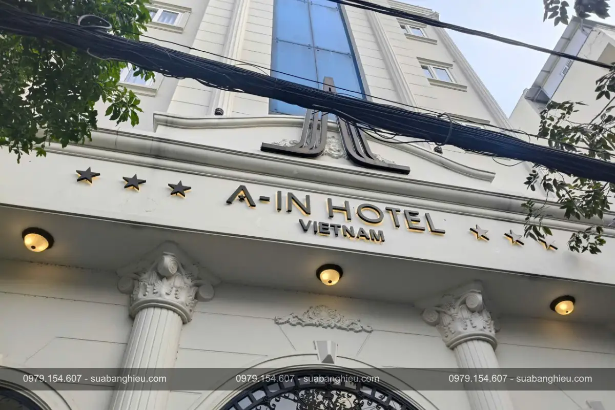 Bảng Hiệu Đèn LED Chữ Nổi Hắt Sáng Tại Khách Sạn A-IN HOTEL Việt Nam