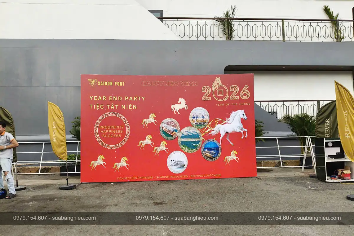 Backdrop Tất Niên Year End Party Của Sài Gòn Port Tại Nhà Hàng REVER Cruise