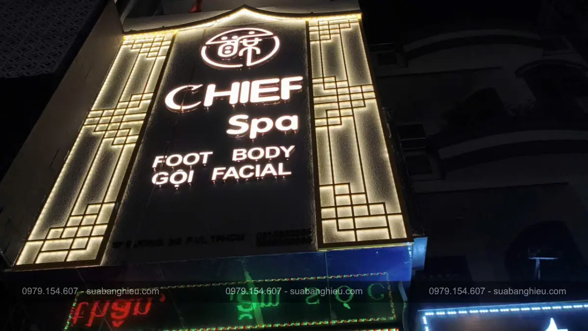 Bảng Hiệu Đèn LED Meca Chữ Nổi Chief Spa Trên Đường 3/2