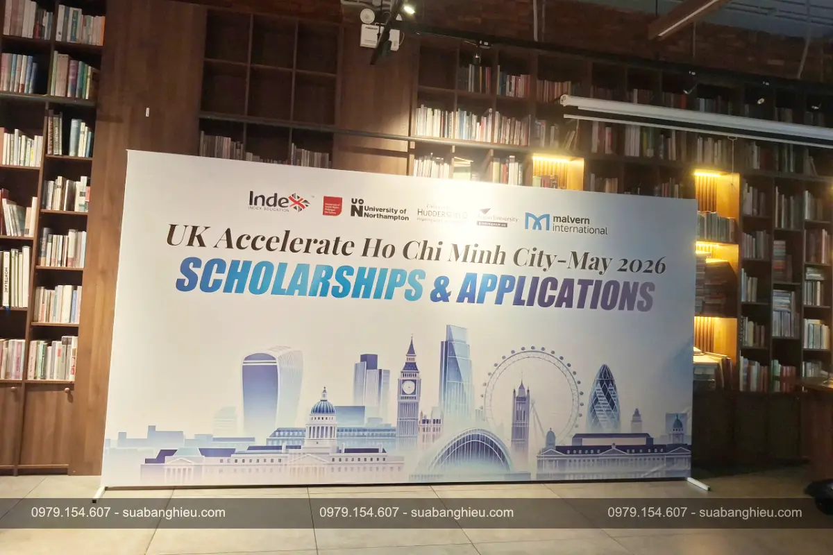 Mẫu Backdrop Hiflex Dùng Cho Livestream Ngày Hội Du Học Anh Quốc UK Accelerate